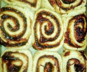 Rulouri cu magiun si scortisoara