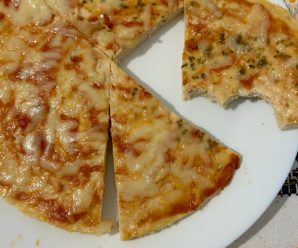 Pizza cu blat de carne